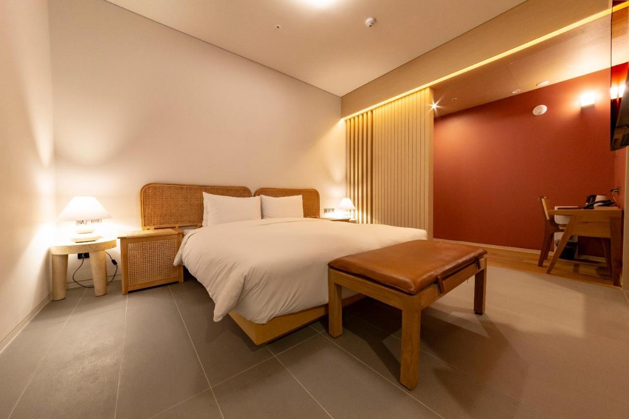 Hound Hotel Haeundae Signature Пусан Екстер'єр фото